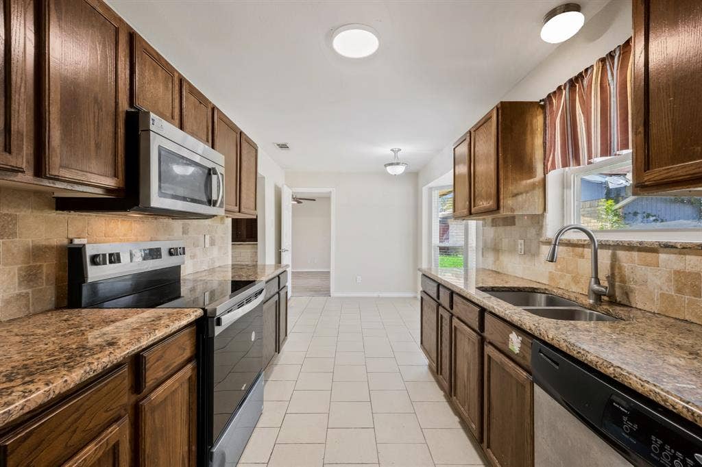 722 Worcester Lane, Garland, TX 75040 722 Worcester Lane, Garland, TX 75040