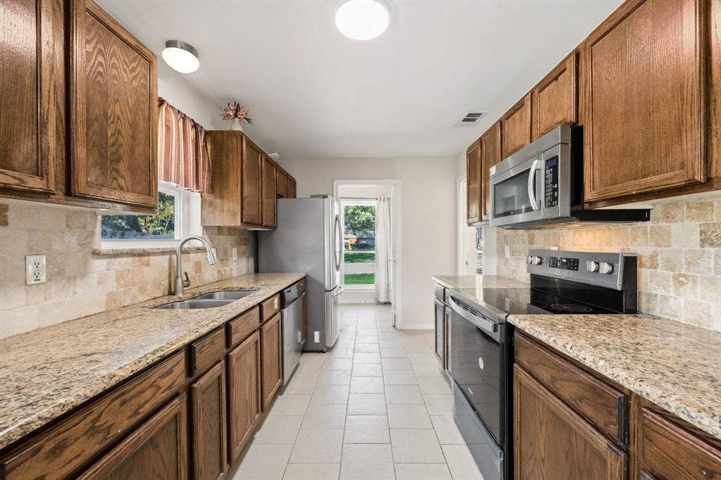 722 Worcester Lane, Garland, TX 75040 722 Worcester Lane, Garland, TX 75040