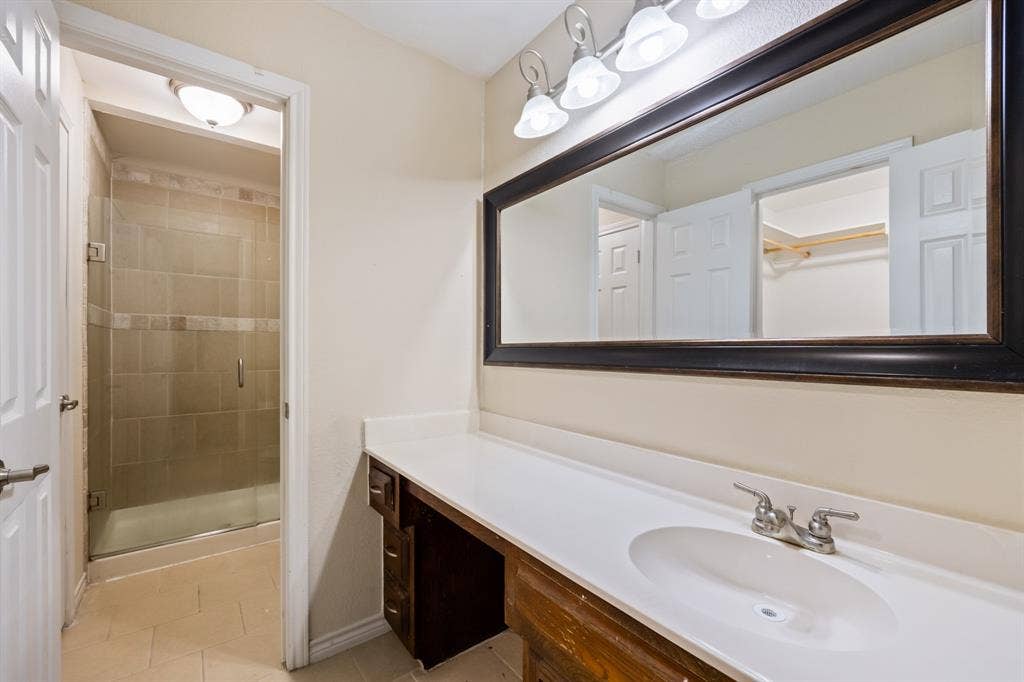 722 Worcester Lane, Garland, TX 75040 722 Worcester Lane, Garland, TX 75040
