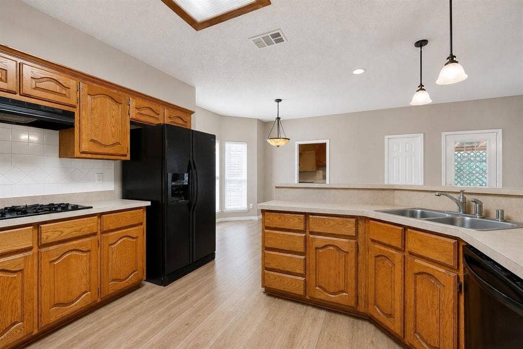3509 Mistletoe Lane, Rowlett, TX 75088 3509 Mistletoe Lane, Rowlett, TX 75088