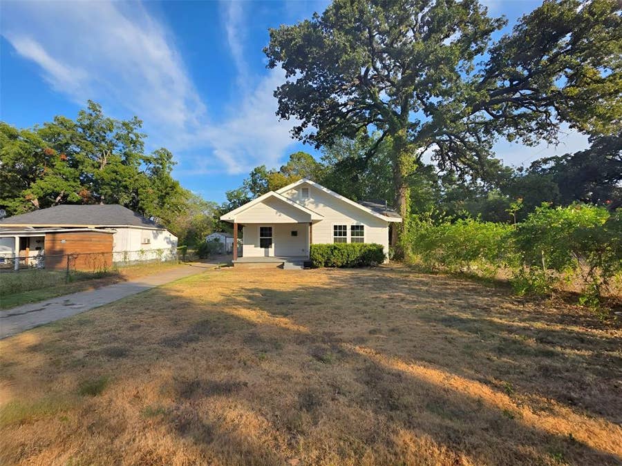 Property photo for 2914 Carpenter Avenue, Dallas, TX