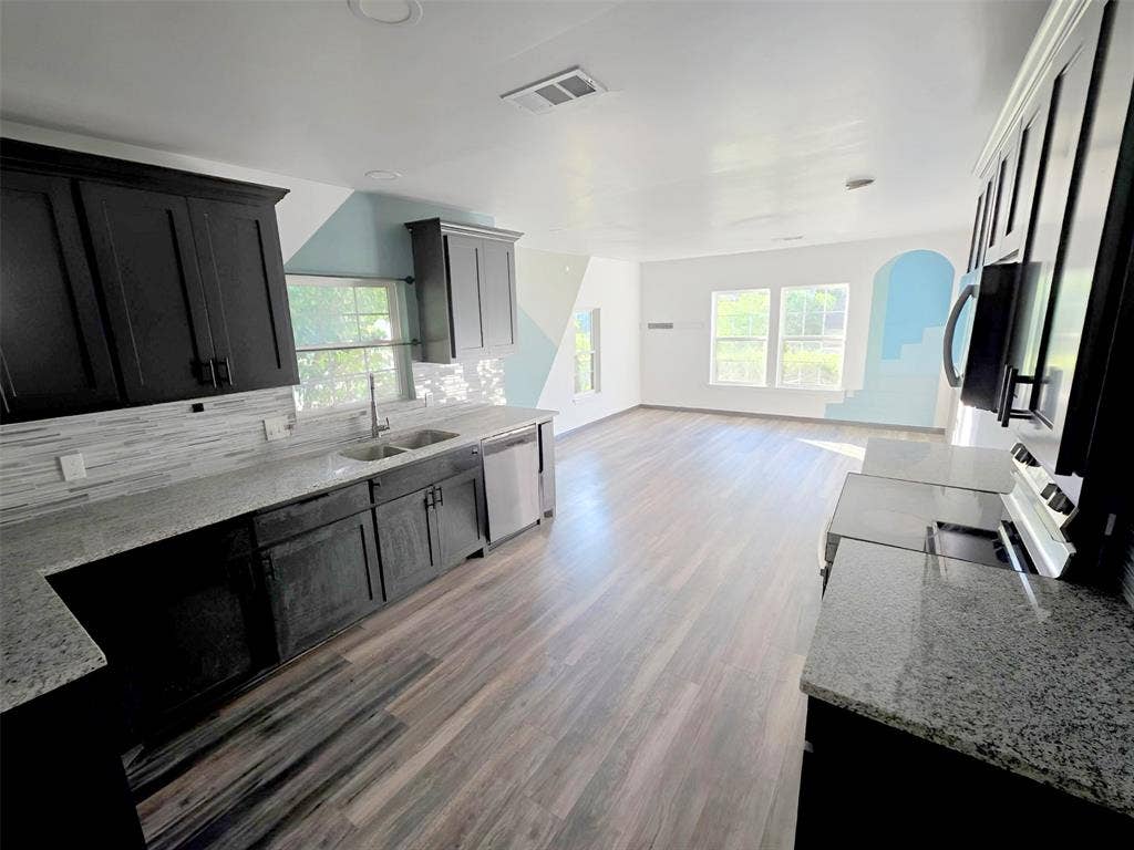2914 Carpenter Avenue, Dallas, TX 75215
