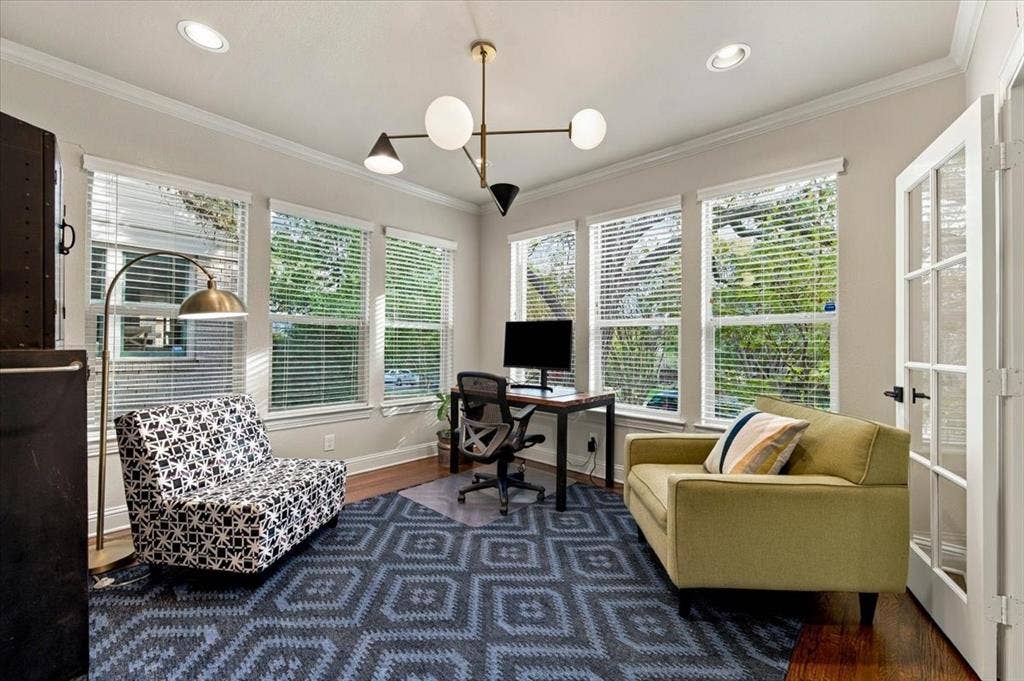 1006 Cordova Street, Dallas, TX 75223 Perfect as an office, living area, or even a third bedroom