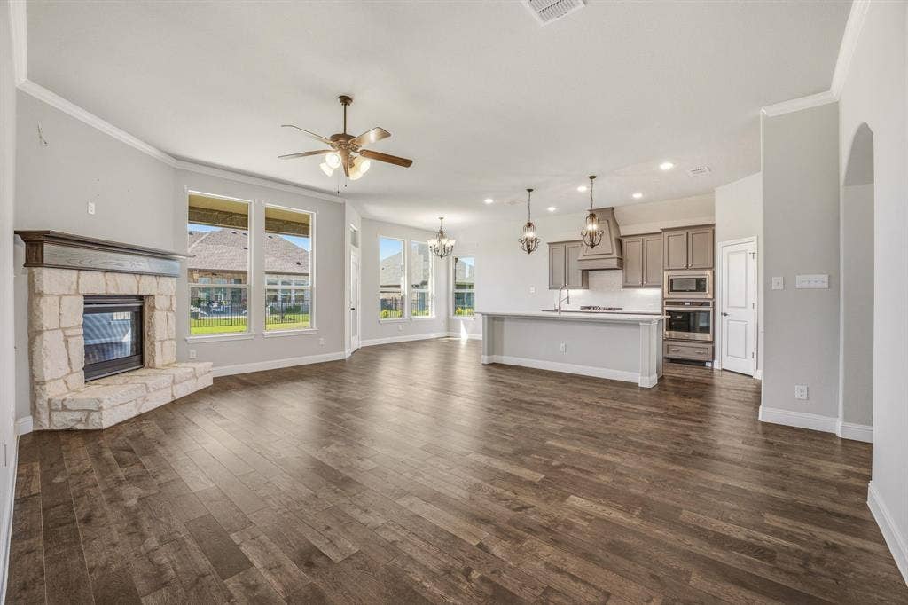 1038 Mickelson Drive, Granbury, TX 76048