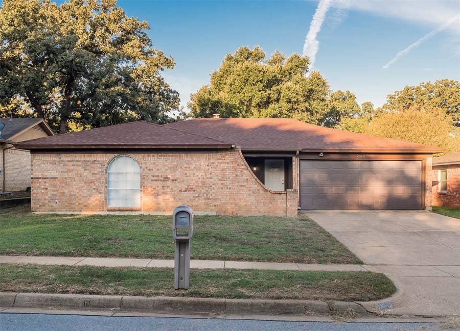 Property photo for 2618 Colleen Drive, Arlington, TX