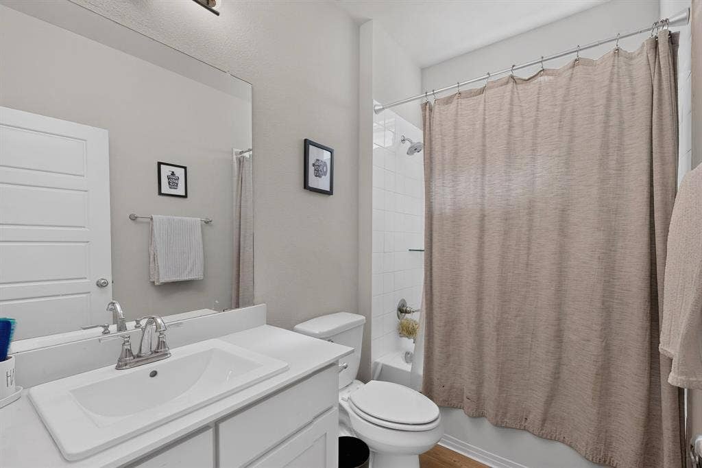 640 Medinah Road, Red Oak, TX 75154