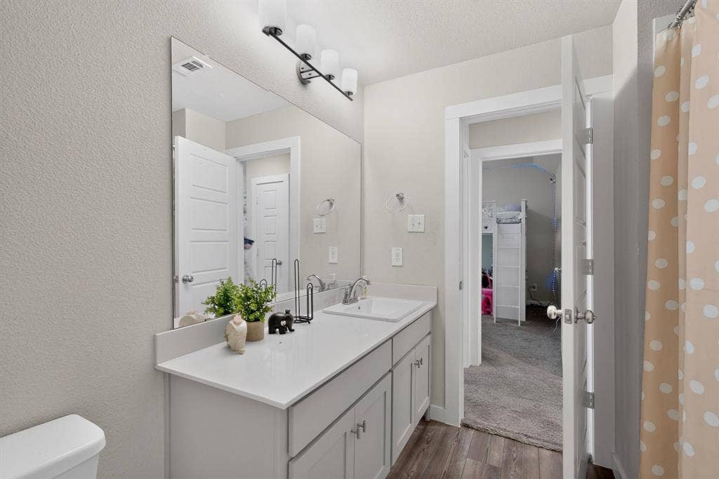 640 Medinah Road, Red Oak, TX 75154