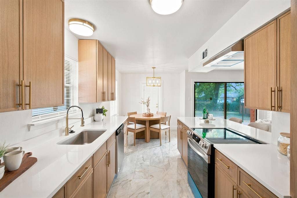 2214 Trinidad Drive, Dallas, TX 75232