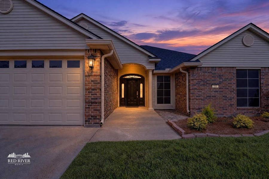Property photo for 100 Willow Lake Boulevard, Bossier City, LA