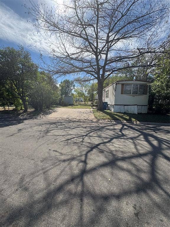 106 Saddle Horn Drive, Hewitt, TX 76643