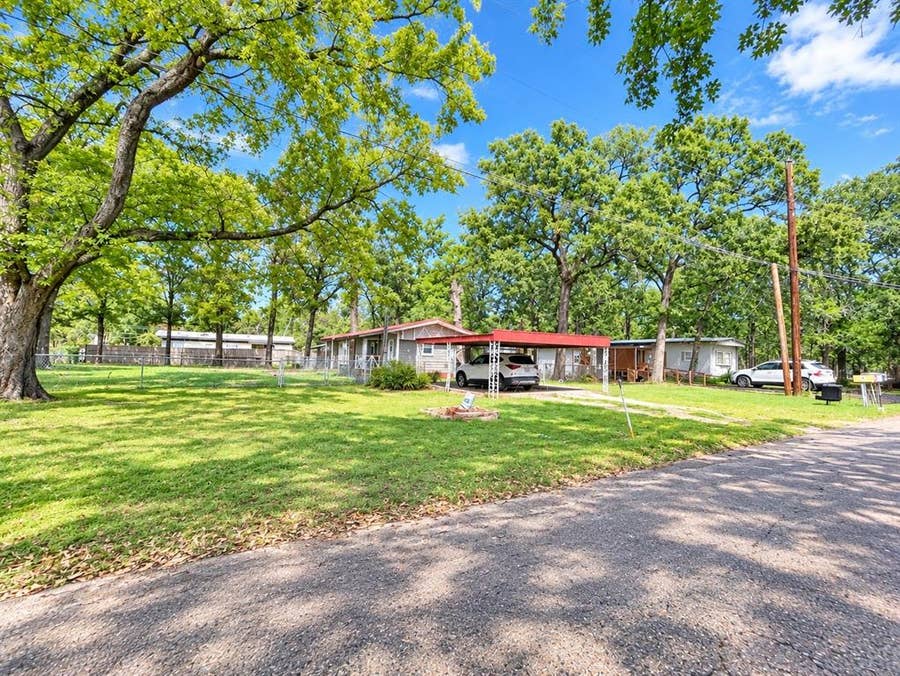 Property photo for 108 Red Oak Lane, Mabank, TX
