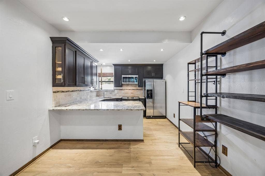 2749 Buna Drive, Dallas, TX 75211 2749 Buna Drive, Dallas, TX 75211