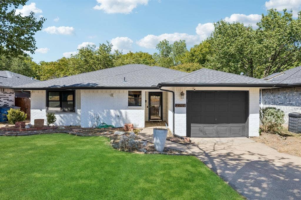 2749 Buna Drive, Dallas, TX 75211 2749 Buna Drive, Dallas, TX 75211