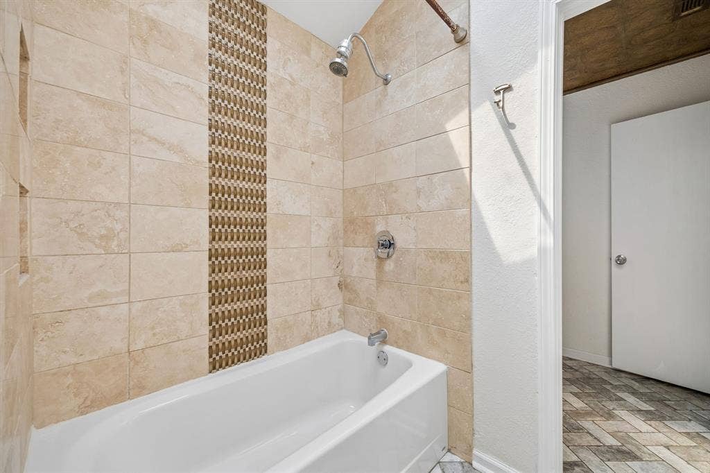 2749 Buna Drive, Dallas, TX 75211 2749 Buna Drive, Dallas, TX 75211