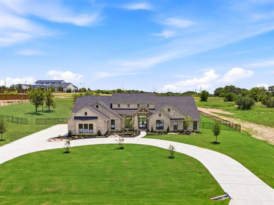 Property photo for 10604 Fleming Slough Drive, Fort Worth, TX