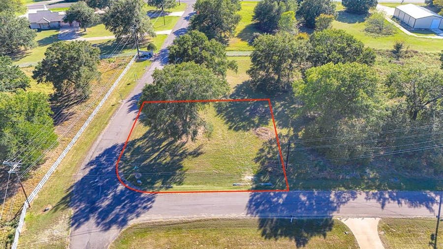 Property photo for 42 April Cove, Streetman, TX
