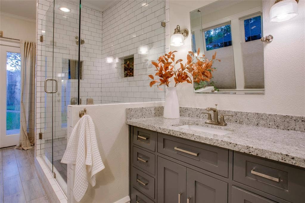 635 N Montclair Avenue, Dallas, TX 75208 635 N Montclair Avenue, Dallas, TX 75208