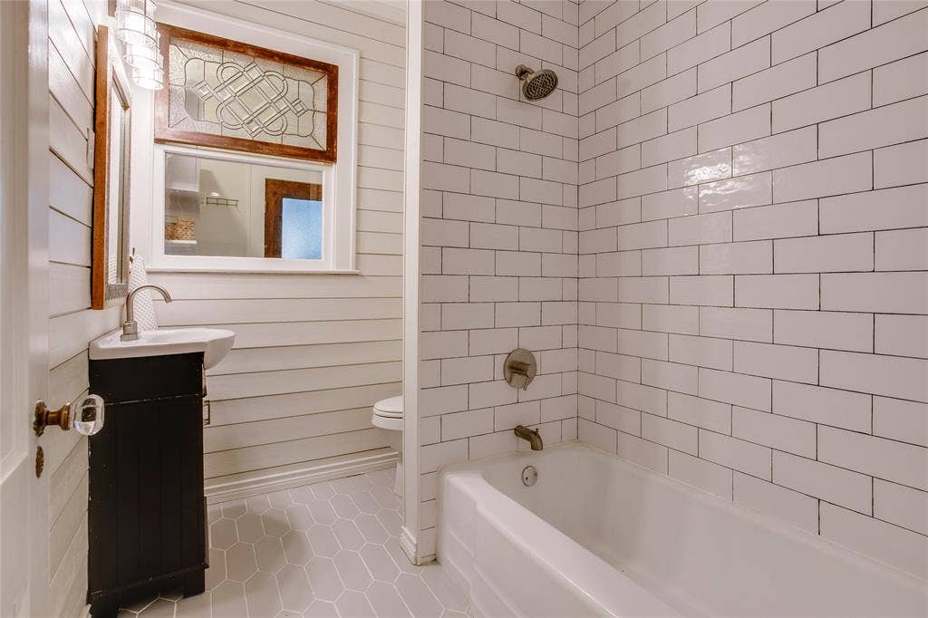 635 N Montclair Avenue, Dallas, TX 75208 635 N Montclair Avenue, Dallas, TX 75208