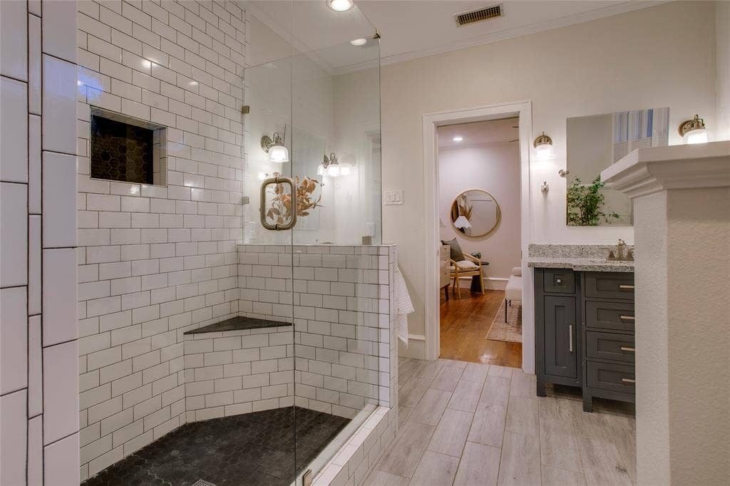 635 N Montclair Avenue, Dallas, TX 75208 635 N Montclair Avenue, Dallas, TX 75208