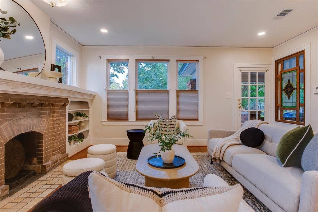 635 N Montclair Avenue, Dallas, TX 75208 635 N Montclair Avenue, Dallas, TX 75208