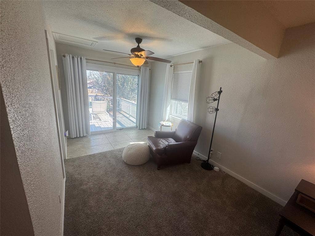 183 Seaside Drive, Gun Barrel City, TX 75156 Sitting area in primary bedroom