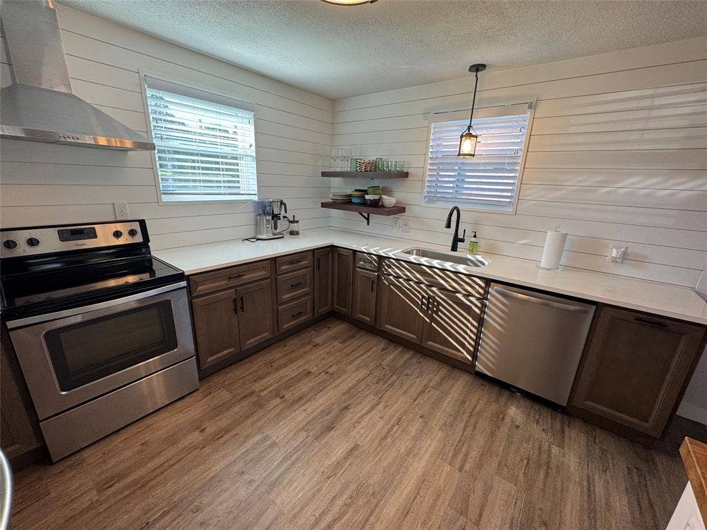 183 Seaside Drive, Gun Barrel City, TX 75156 183 Seaside Drive, Gun Barrel City, TX 75156