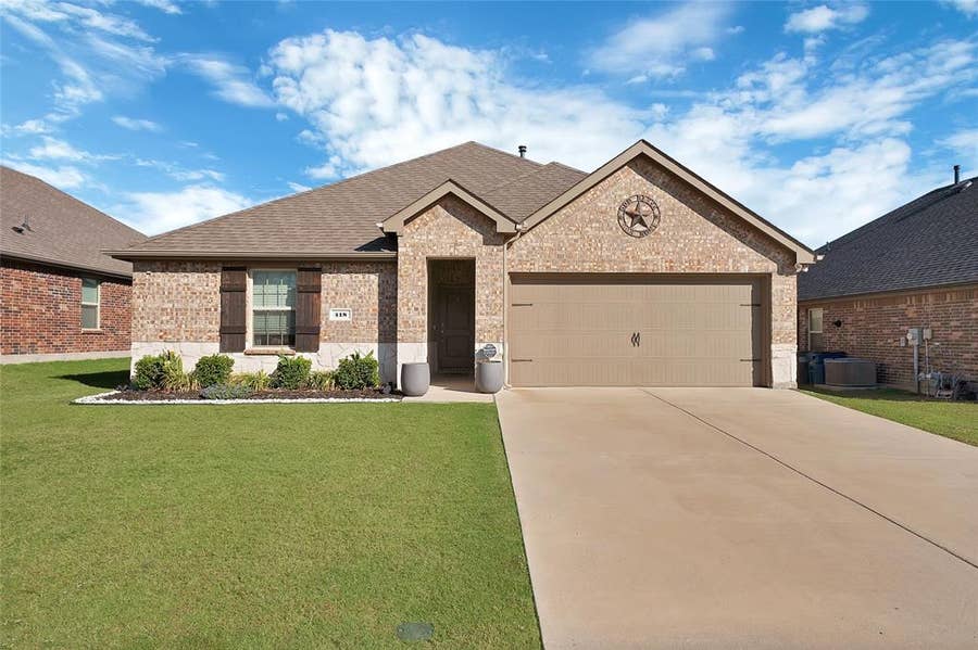 Property photo for 418 Gunsmoke Trail, Princeton, TX