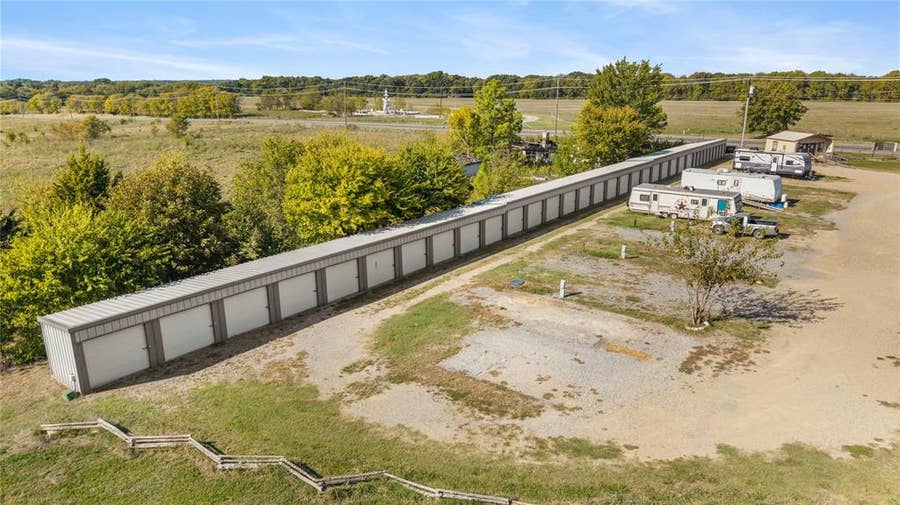 Property photo for 542 County Road 4026, Savoy, TX