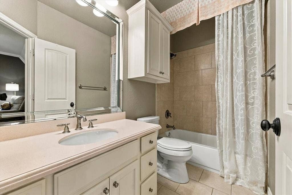6040 Chapman Ridge Drive, Midlothian, TX 76065 6040 Chapman Ridge Drive, Midlothian, TX 76065