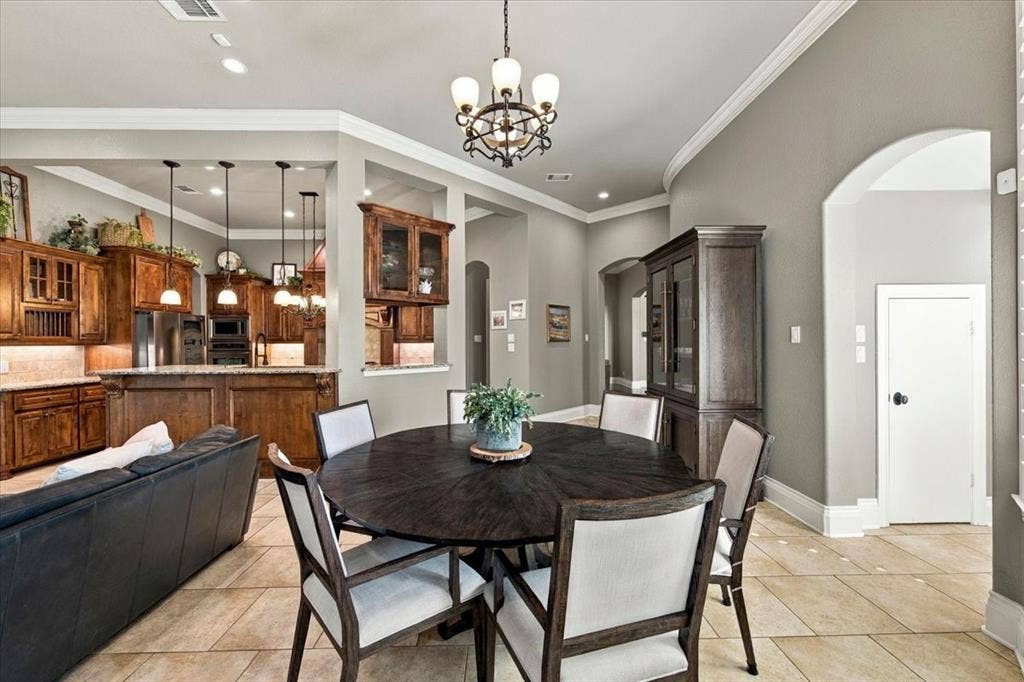6040 Chapman Ridge Drive, Midlothian, TX 76065 6040 Chapman Ridge Drive, Midlothian, TX 76065
