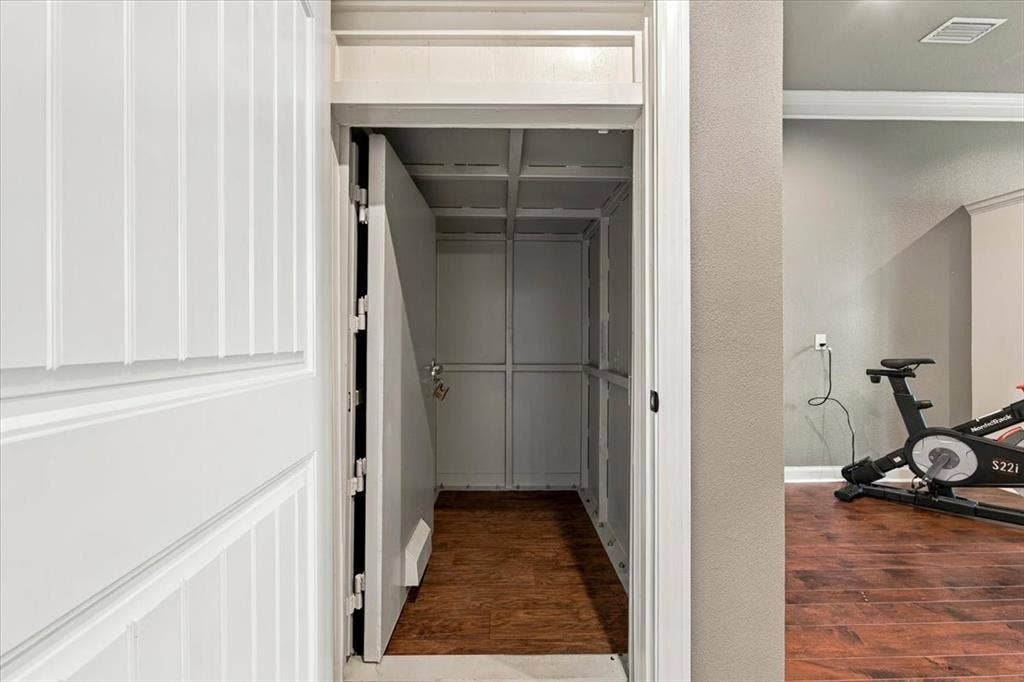 6040 Chapman Ridge Drive, Midlothian, TX 76065 Storm Shelter / Safe Room