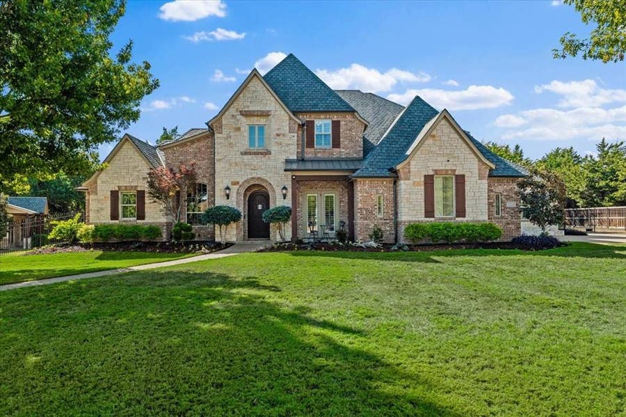 Property photo for 6040 Chapman Ridge Drive, Midlothian, TX