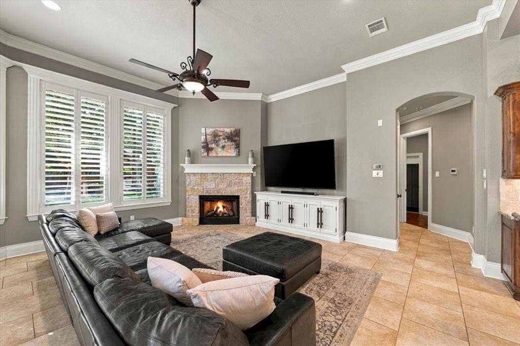 6040 Chapman Ridge Drive, Midlothian, TX 76065 6040 Chapman Ridge Drive, Midlothian, TX 76065