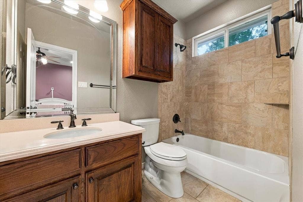 6040 Chapman Ridge Drive, Midlothian, TX 76065 6040 Chapman Ridge Drive, Midlothian, TX 76065