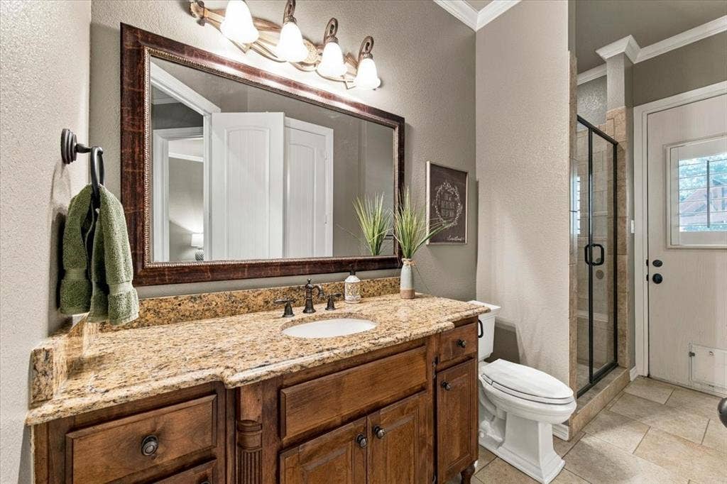 6040 Chapman Ridge Drive, Midlothian, TX 76065 6040 Chapman Ridge Drive, Midlothian, TX 76065