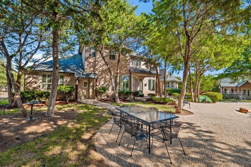 6040 Chapman Ridge Drive, Midlothian, TX 76065 6040 Chapman Ridge Drive, Midlothian, TX 76065