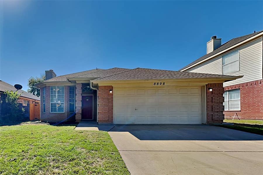 Property photo for 8808 Elbe Trail, Fort Worth, TX