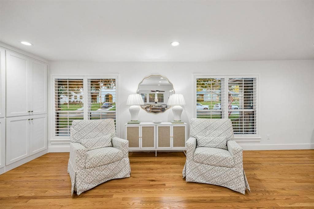 9924 Parkford Drive, Dallas, TX 75238