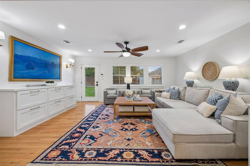 9924 Parkford Drive, Dallas, TX 75238