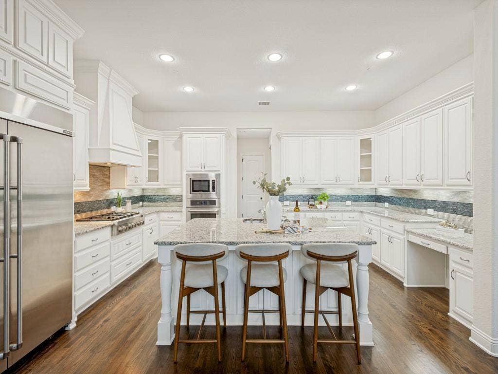 1070 Great Meadow Drive, Allen, TX 75013 1070 Great Meadow Drive, Allen, TX 75013