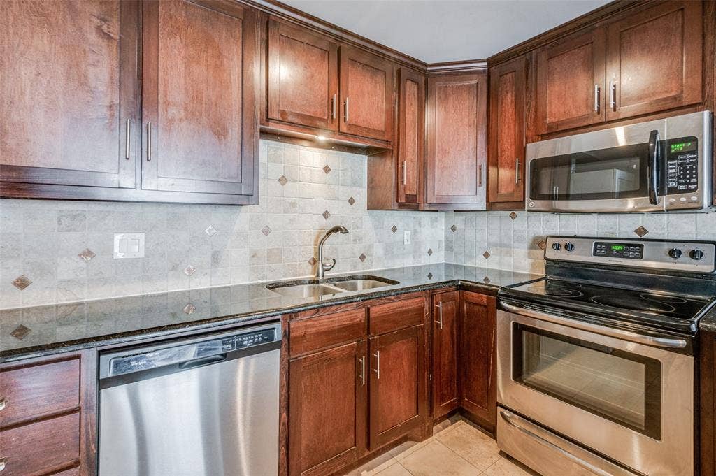 5323 Fleetwood Oaks Avenue, #255, Dallas, TX 75235 5323 Fleetwood Oaks Avenue, #255, Dallas, TX 75235
