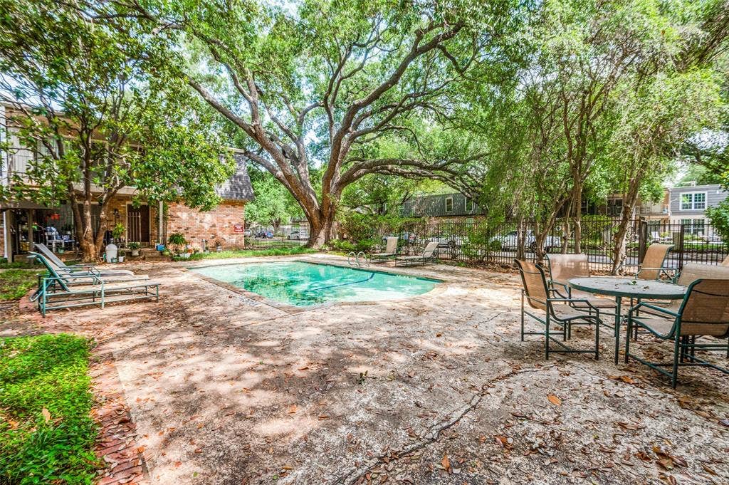 5323 Fleetwood Oaks Avenue, #255, Dallas, TX 75235 5323 Fleetwood Oaks Avenue, #255, Dallas, TX 75235