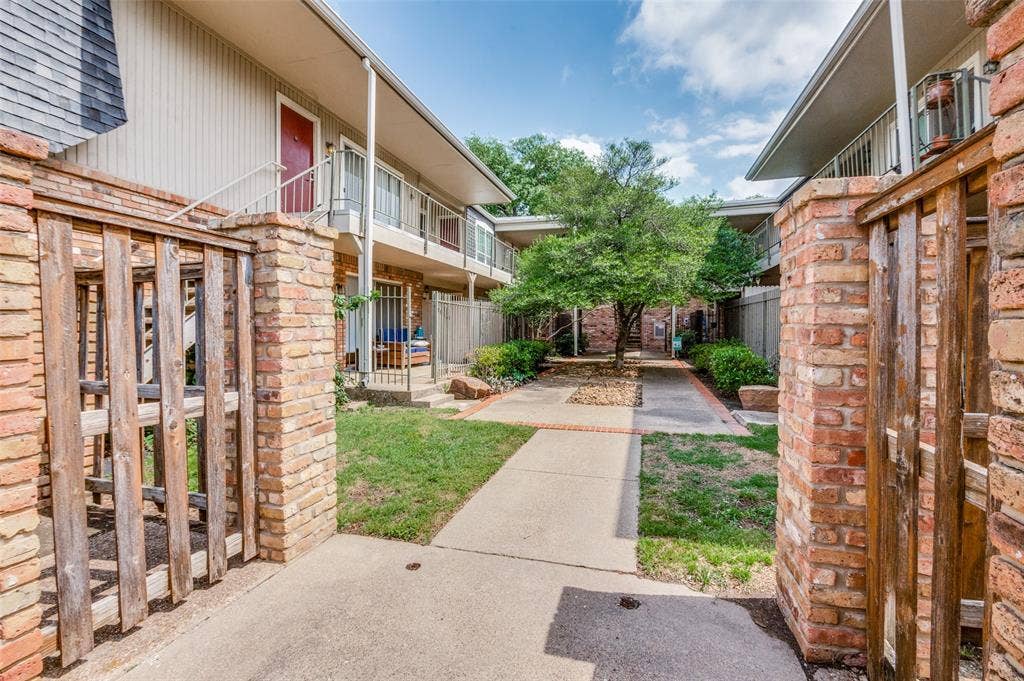 5323 Fleetwood Oaks Avenue, #255, Dallas, TX 75235 5323 Fleetwood Oaks Avenue, #255, Dallas, TX 75235