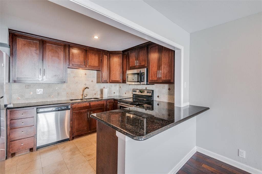 5323 Fleetwood Oaks Avenue, #255, Dallas, TX 75235 5323 Fleetwood Oaks Avenue, #255, Dallas, TX 75235
