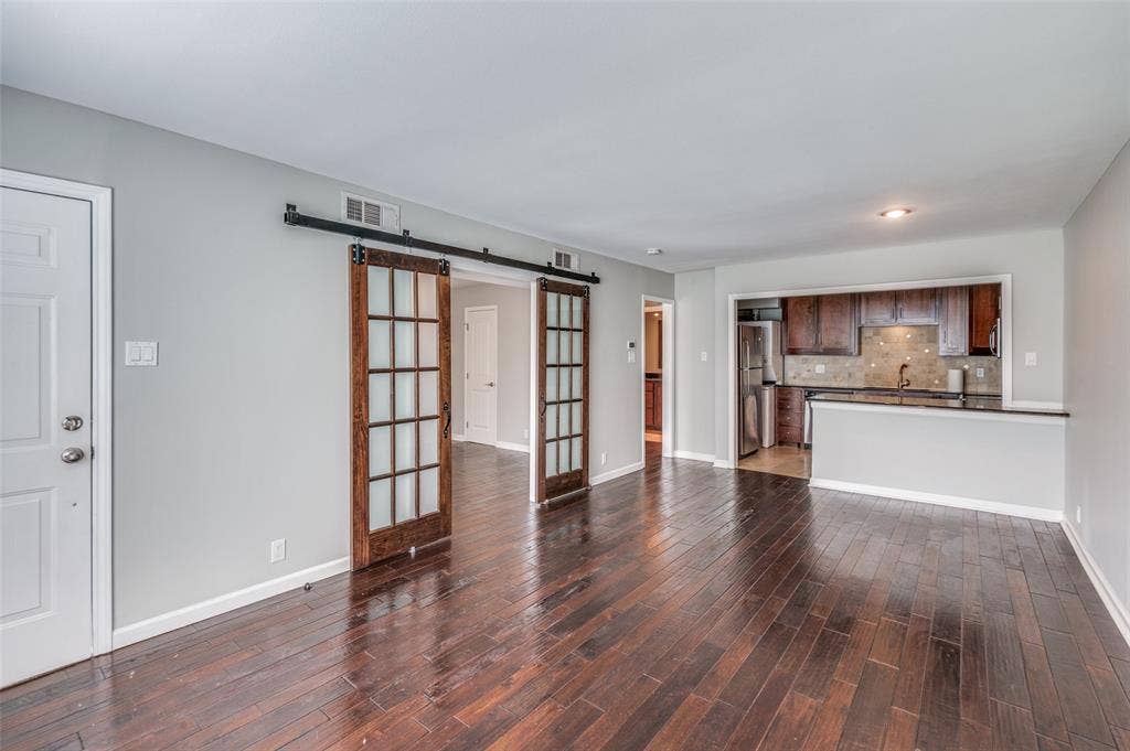 5323 Fleetwood Oaks Avenue, #255, Dallas, TX 75235 5323 Fleetwood Oaks Avenue, #255, Dallas, TX 75235