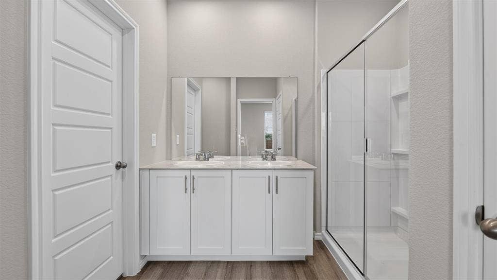 1409 CANTERBURY Trail, DeSoto, TX 75115