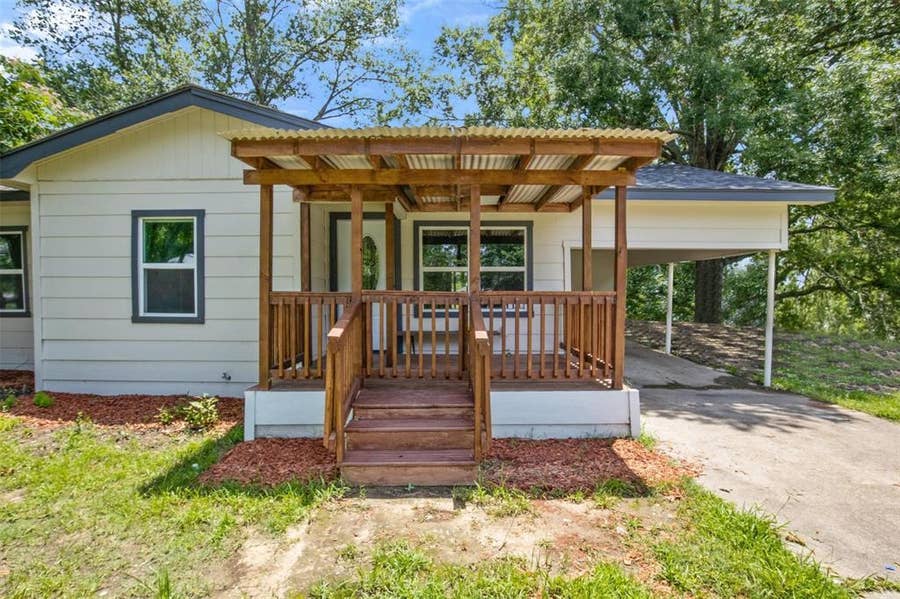Property photo for 121 Circle Drive, Bogata, TX