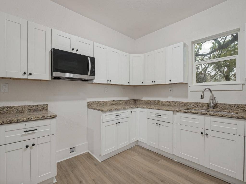 2707 Lenway Street, Dallas, TX 75215