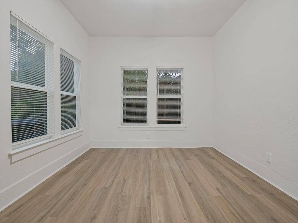 2707 Lenway Street, Dallas, TX 75215