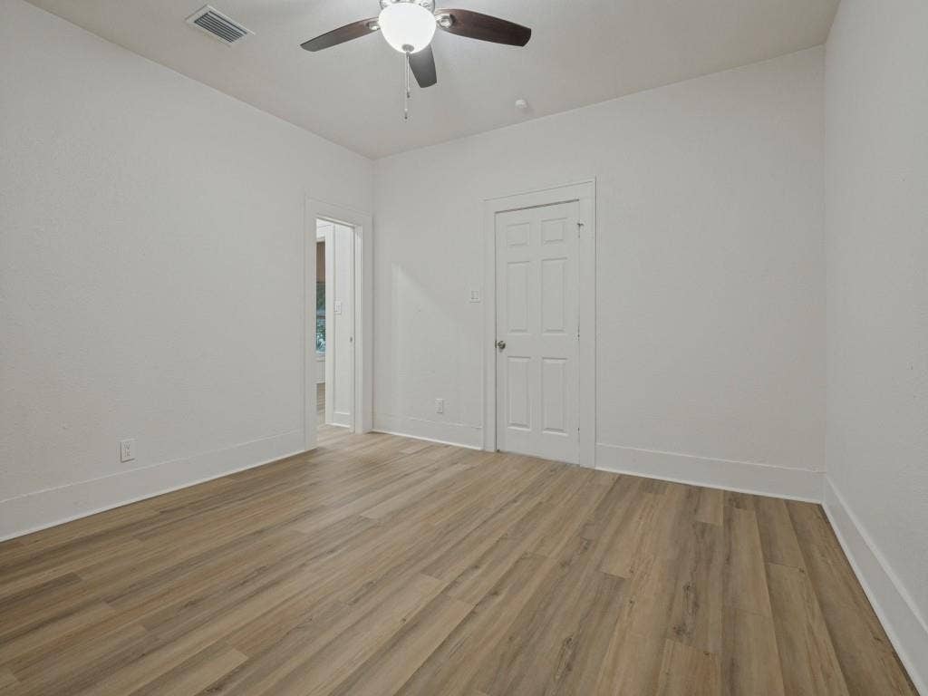 2707 Lenway Street, Dallas, TX 75215
